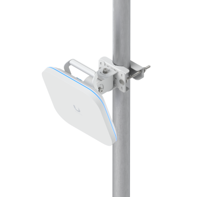 Ubiquiti UniFi E7 Campus rear view with adjustable pole mounting system