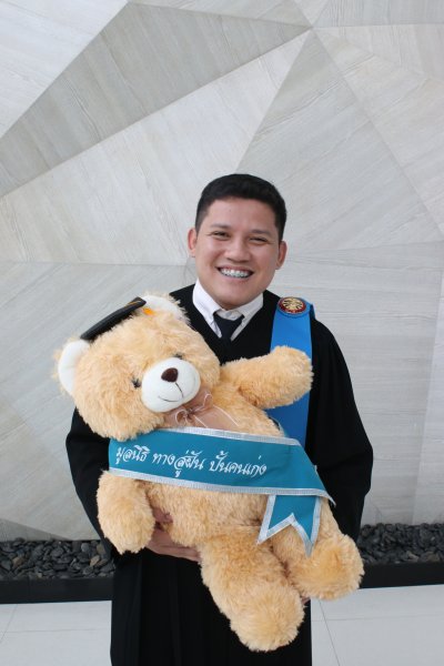 บัณฑิตที่สำเร็จการศึกษา ปีการศึกษา 2561 จำนวน 17 คน