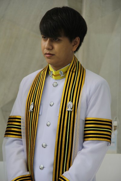 บัณฑิตที่สำเร็จการศึกษา ปีการศึกษา 2564 ร่วมถ่ายรูปจำนวน 8 คน (รอบที่ 1)