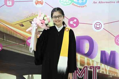 บัณฑิตที่สำเร็จการศึกษา ปีการศึกษา 2565 ร่วมถ่ายรูปจำนวน 12 คน (รอบแรก)