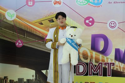 บัณฑิตที่สำเร็จการศึกษา ปีการศึกษา 2565 ร่วมถ่ายรูปจำนวน 12 คน (รอบแรก)