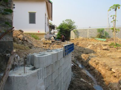 ผลงานการใช้ บล็อกกำแพงกันดิน (ขนาดเล็ก) Retaining Wall Block - Small หน้างาน ตำบล.เหมือง