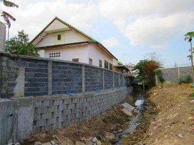 ผลงานการใช้ บล็อกกำแพงกันดิน (ขนาดเล็ก) Retaining Wall Block - Small หน้างาน ตำบล.เหมือง