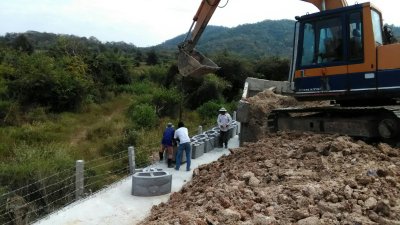 ผลงาน ที่ดินส่วนตัว สระบรี ผู้ชำนาญการ ร่วมกับ CPS ใช้กำแพงกันดิน 5.5 เมตร