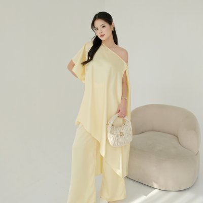 Scenario Outer Satin Top