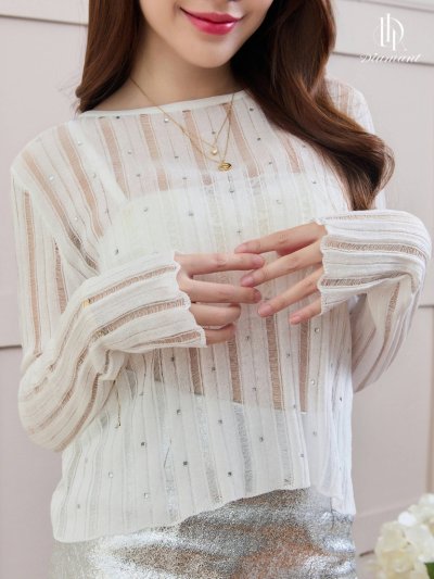 Clara Top เสื้อซีทรูแขนยาว ดีเทลปักเพชร สไตล์เซ็กซี่