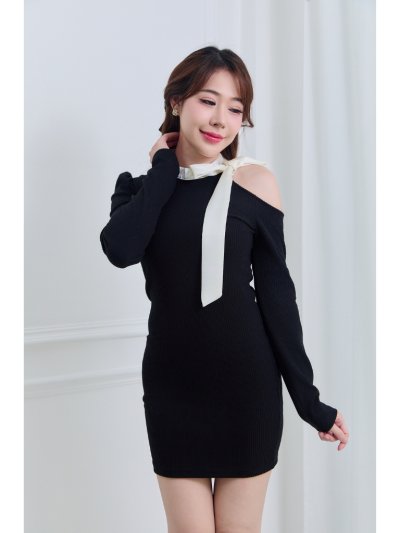 Irene Black Dress เดรสเปิดไหล่ข้างเดียว ดีเทลโบว์ผูก สไตล์สาวหวาน