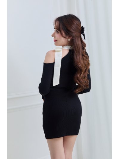 Irene Black Dress เดรสเปิดไหล่ข้างเดียว ดีเทลโบว์ผูก สไตล์สาวหวาน