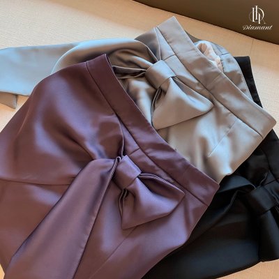 Vivian Skirt กระโปรงสั้นแต่งโบว์ เรียบหรู สวยหวาน