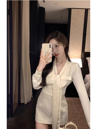 Anna Mini Skirt กระโปรงสั้นทรงเอ ลายตาราง สีครีมละมุนแมทช์ง่าย
