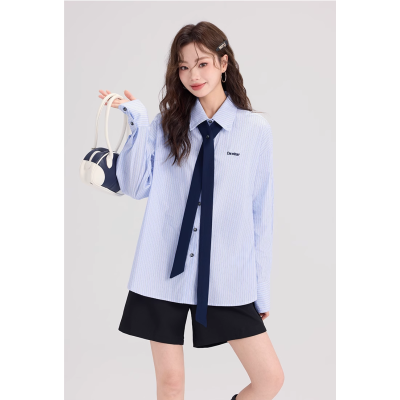 Stripe Oversized Shirt เสื้อเชิ้ตน้ำเงินขาว เชิ้ตแขนยาว ทรงโอเวอร์ไซต์