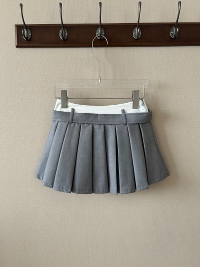 Teddy Bear Belt Pleated Skirt
