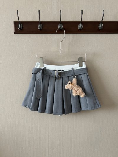 Teddy Bear Belt Pleated Skirt