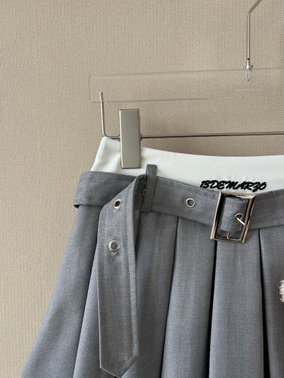 Teddy Bear Belt Pleated Skirt