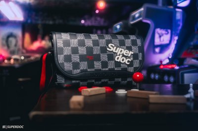Monogram Superdoc - กระเป๋าสะพายข้าง แบรนด์ HOBS (100% Genunie) รุ่น Monogram Superdoc ขนาด 12 และ 9 นิ้ว