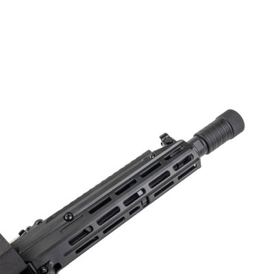 Detail handguard aluminium M-LOK pada VFC AK105 Tactical GBBR.