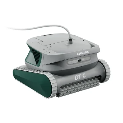 “Chasing” DT C Robot Pool Cleaner
