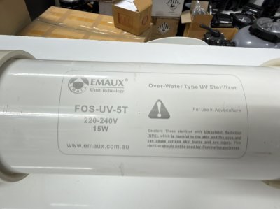 [Grade A – ตัวโชว์] เครื่องฆ่าเชื้อ UV-C EMAUX FOS-UV-5T 15W สำหรับบ่อปลา | สภาพดี ยังไม่ผ่านการใช้งาน