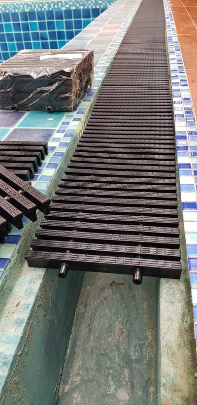 ตะแกรงน้ำล้นแกนคู่ Gratting เกรตติ้ง สี(ดำ) แกนคู่ 25 cm.(ราคาต่อเมตร )