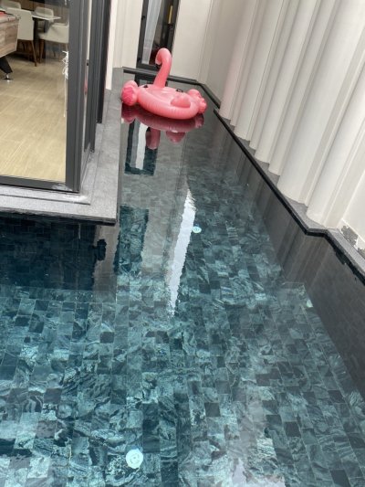 หินไวท์คราวดี้หน้ามัน(White cloudy)ขนาด 9.5x9.5x0.7-0.8 CM /ราคาต่อตารางเมตร