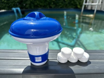 คลอรีนเม็ดฟู่ พร้อมทุ่นจ่ายคลอรีน Sodium Dichloroisocyanurate (SDIC) ช็อคคลอรีน /Shock Chlorine /คลอรีนละลายเร็ว/ทำให้น้ำใสเร็ว