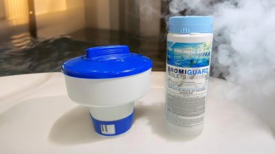 โบรมีน  BROMI GUARD /Bromine  0.82 kg. พร้อมทุ่นจ่ายโบมีน แบบลอยน้ำ 3" สำหรับสระในร่ม กลิ่นฉุนน้อยกว่าคลอรีน