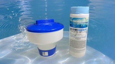 โบรมีน  BROMI GUARD /Bromine  0.82 kg. พร้อมทุ่นจ่ายโบมีน แบบลอยน้ำ 3" สำหรับสระในร่ม กลิ่นฉุนน้อยกว่าคลอรีน