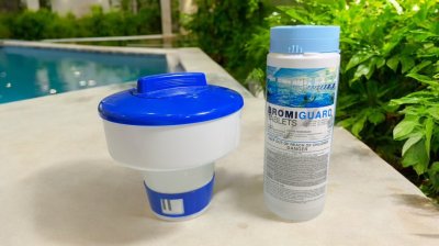โบรมีน  BROMI GUARD /Bromine  0.82 kg. พร้อมทุ่นจ่ายโบมีน แบบลอยน้ำ 3" สำหรับสระในร่ม กลิ่นฉุนน้อยกว่าคลอรีน