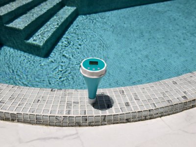 YINMIK BLE-YC01 Smart Pool Monitor  6-in-1 Smart Floating Water Monitor – Bluetooth 5.2 & App Supported