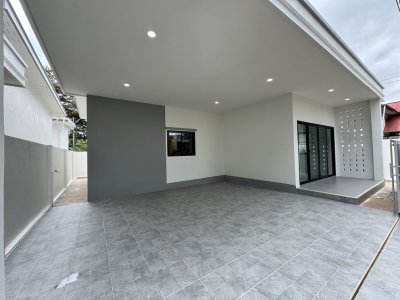 Bhouse บ้านเดี่ยวใจกลางเมือง 41 ตร.ว. เข้าซอยเพียง 20 ม.