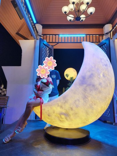 เก้าอี้พระจันทร์เสี้ยวขนาดกลาง 190 เซนติเมตร หมุนได้ เก้าอี้พระจันทร์เสี้ยวขนาดกลาง 190 เซนติเมตร หมุนได้