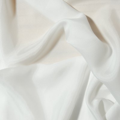 RTW 3 - ผ้าเรยอน เงาคล้ายไหม เนื้อหนาปานกลาง ลายทวิว (twill)