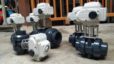 บอลวาล์ว UPVC ประกอบหัวขับวาล์วไฟฟ้า
