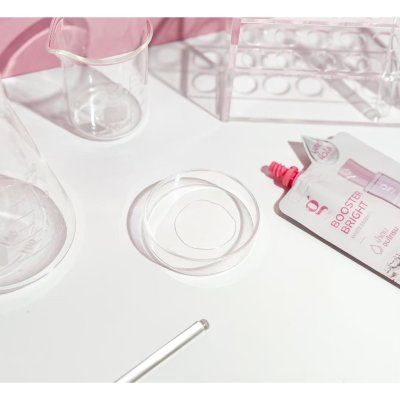 Glamm Booster Bright White Essence แกลม บูสเตอร์ ไบร์ท ไวท์ เอสเซนส์