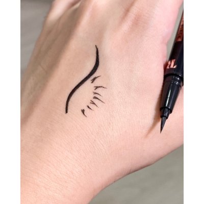 Tiara ShapeMe Eyeliner Black เทียร่า อายไลเนอร์สีดำสนิท เส้นเรียวเล็ก