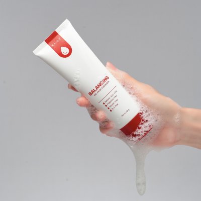 Klay Balancing Gel Face Cleanser เจลใสล้างหน้า สูตรอ่อนโยนพิเศษ ช่วยทำความสะอาดผิวหน้าได้