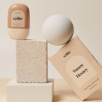 Sóllie Sunny Honey Organic Honey Jelly Sunscreen SPF50PA++++ โซลลี่ เจลกันแดด ลดรอยดำและความหมองคลํ้าจากแสงแดด