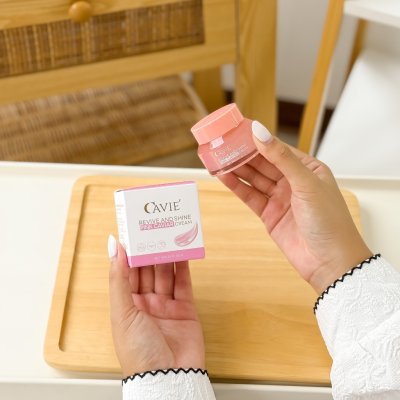 Cavie Revive And Shine Pink Caviar Cream (30g) คาวีเอ้ รีไวฟ แอนด์ ไชน์ พิ้งค์ คาเวียร์ ครีม