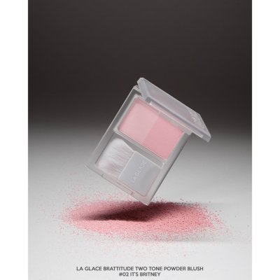 La Glace Brattitude Two Tone Powder Blush (4g) ลากลาส บลัชฝุ่น