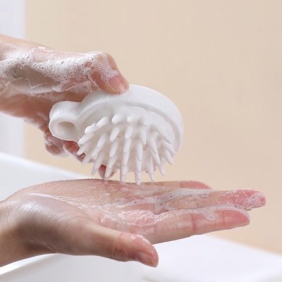 CastleC Power Shampoo Massage Brush แปรงสระผม ดูแลเส้นผม ช่วยนวดหนังศีรษะ  แปรงหวีหวีซิลิโคน หวีนวดหนังศีรษะ
