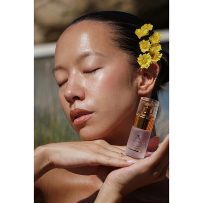 Ladaz Hydrating Facial Essence ลาแดซ ผลิตภัณฑ์บำรุงผิวหน้าเอสเซนส์