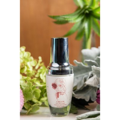 Give me Angel Ultimate Moisturizer Facial Cream (30ml) กิฟ มี แองเจิล ครีมบำรุงผิวหน้า