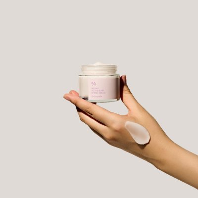 Dr.Ceuracle Vegan Active Berry Lifting Cream (75g) ดร.ซูราเคิล ครีมยกกระชับ