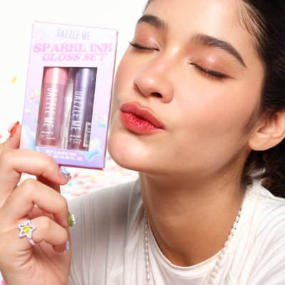 Dazzle Me Double Strike Ink Kit Gloss & Matte (1 กล่องมี 2 ชิ้น) แดซเซิล มี กลอสลิปทินท์ ปากฉ่ำวาวราวกระจก