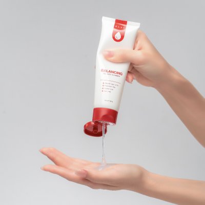 Klay Balancing Gel Face Cleanser เจลใสล้างหน้า สูตรอ่อนโยนพิเศษ ช่วยทำความสะอาดผิวหน้าได้