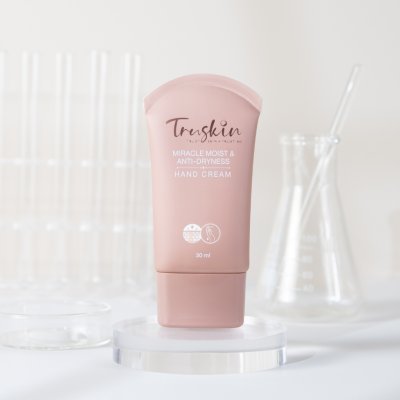 Truskin Miracle Moist &Anti-Dryness Hand Cream (30ml) ทรัส สกิน มิราเคิล มอยด์ แอนด์ ดรายแนส แฮนด์ ครีม
