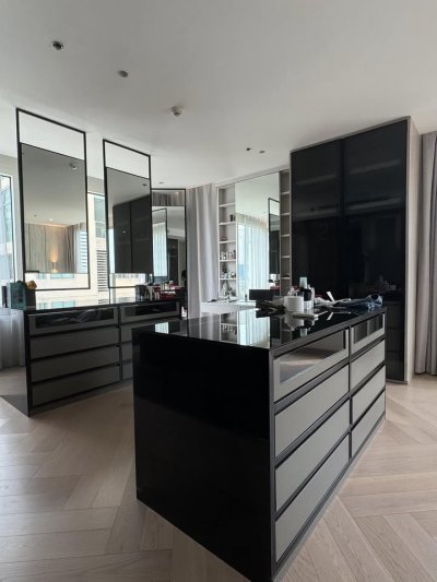 The Royal Saladaeng Condominium