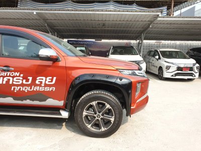 คิ้วล้อ Triton 2018