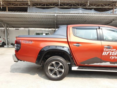 คิ้วล้อ Triton 2018