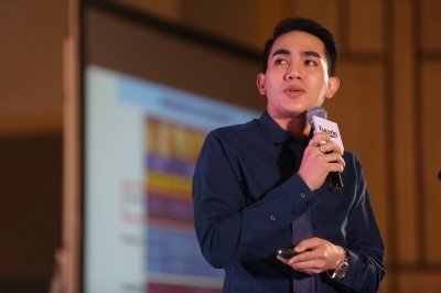 คุณหมอรุจ ได้รับรางวัลด้านงานการวิจัยเกี่ยวกับโรคผิวหนังในระดับนานาชาติ